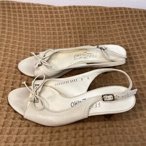 Salvatore Ferragamo Sz 5 C Ivory Leather Open Toe Kitten Heels Slingback Sandals